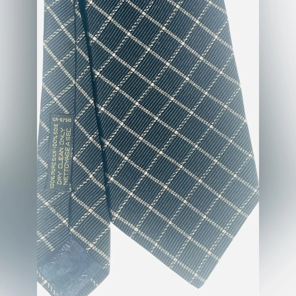 Giorgio Armani 100% silk tie black with white crosshatch pattern
